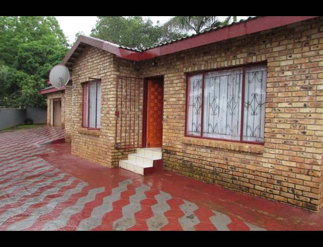 3 BEDROOM HOUSE FOR SALE IN WHITE RIVER EXT 3